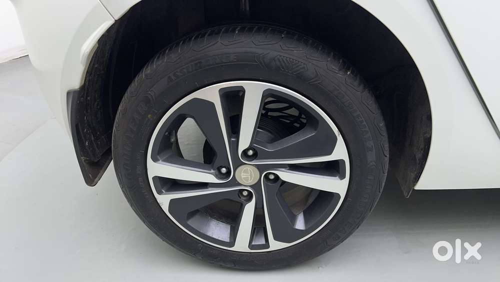 Tata Altroz 1.2 Xza Plus, 2022, Petrol