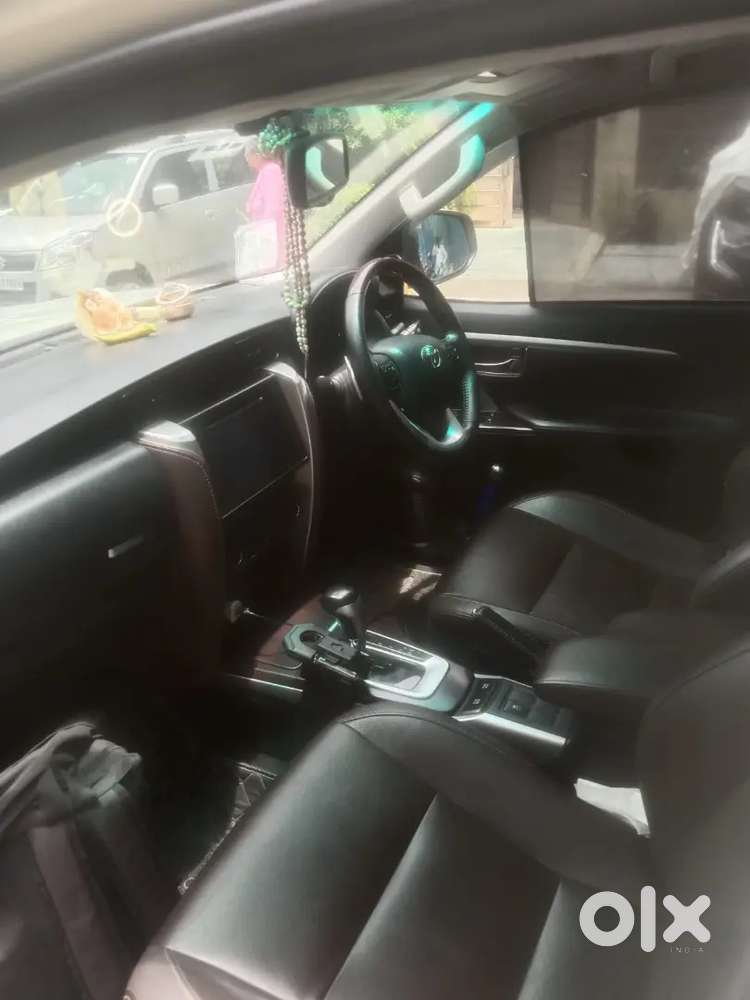 Toyota Fortuner White 2019 Petrol 80000 Km Driven Automatic