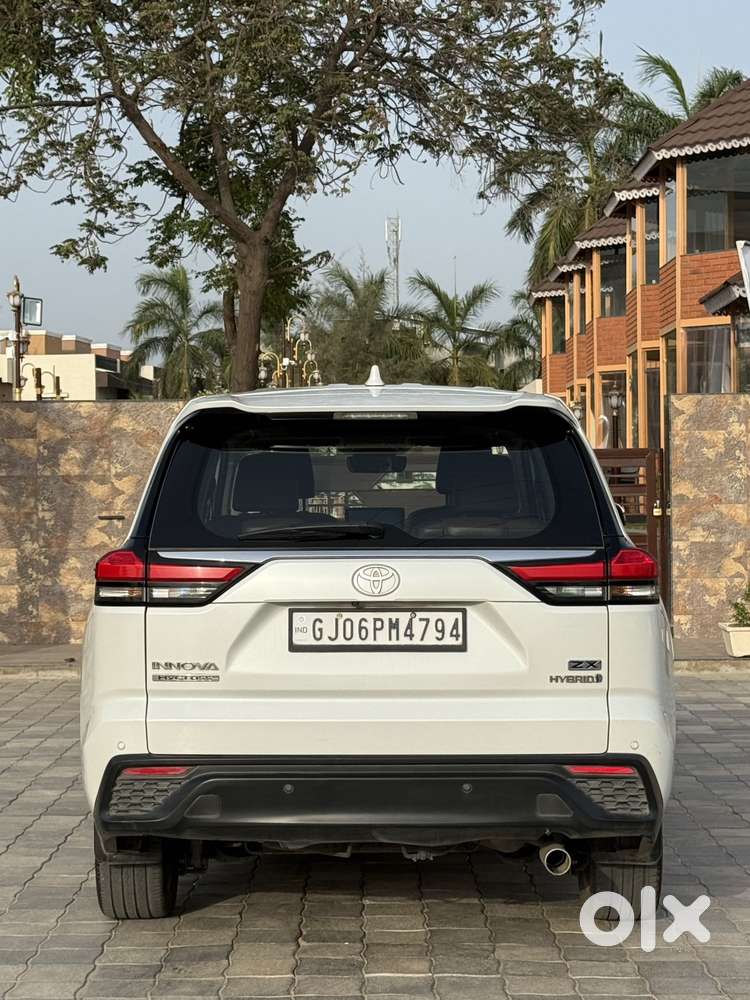 Toyota Innova Hycross 2.0 Zx Hybrid 7 Str, 2023, Petrol