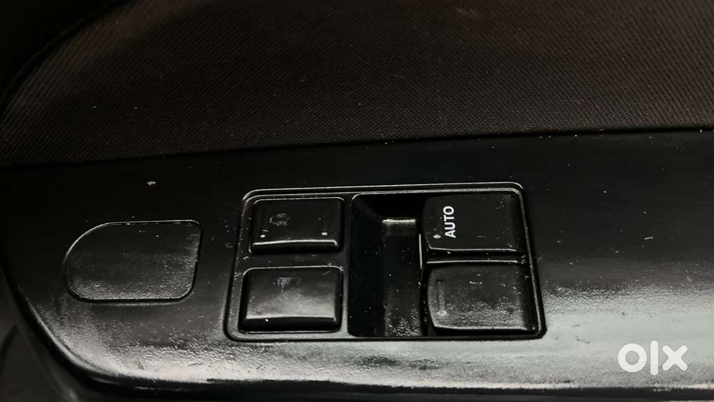 Maruti Suzuki Swift 1.2 Lxi (o), 2017, Petrol