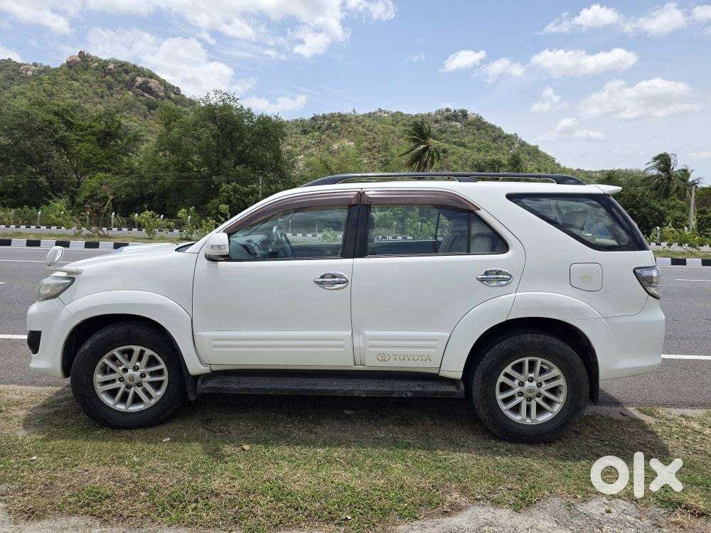 Toyota Fortuner 4x4 Mt, 2012, Diesel