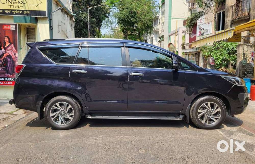 Toyota Innova Crysta [2020-ongoing] 2.4 Gx 8 Str, 2022, Diesel