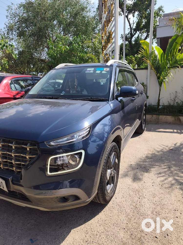 Hyundai Venue 2020 Petrol 68000 Km Driven