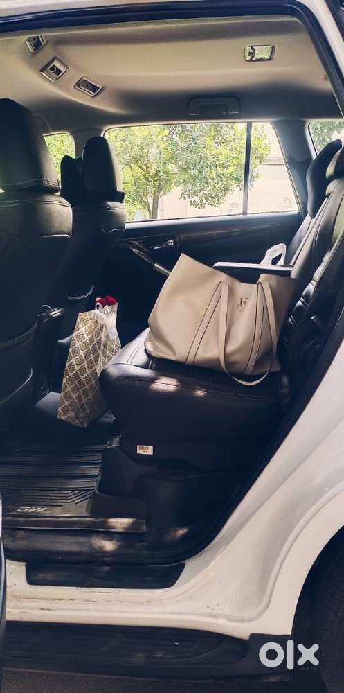 Toyota Innova Crysta [2020-ongoing] 2.4 Gx At 8 Str, 2021, Diesel
