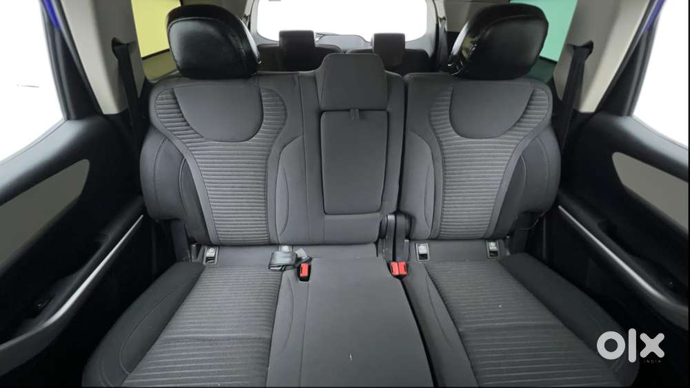 Mahindra Xuv700 2.0 Ax 5 Petrol Mt 7 Str, 2021, Petrol