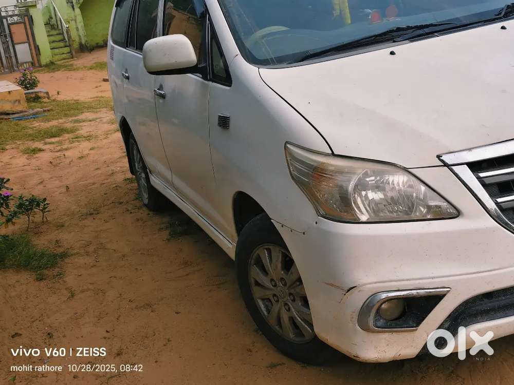 Toyota Innova 2013 Diesel 200000 Km Driven Power Window , Good Conditi
