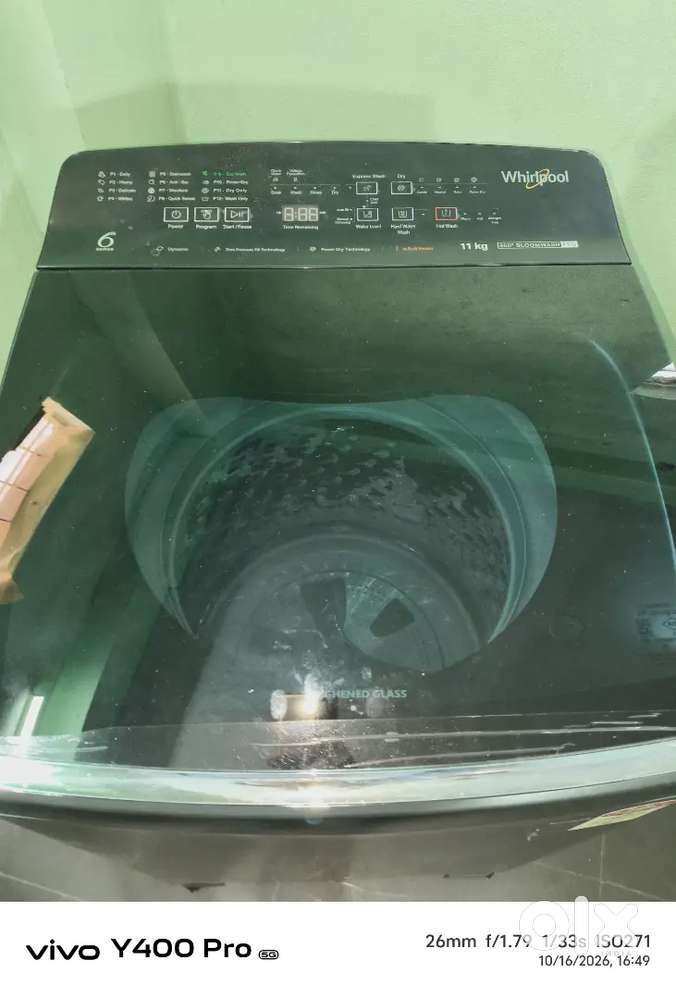 Whirlpool washing machine.neet condition..only 15days old...