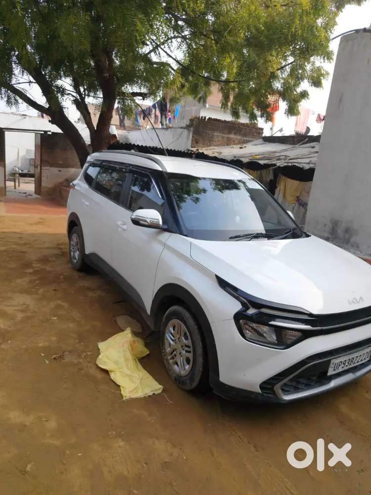 Kia Carens 2023 Petrol Well Maintained