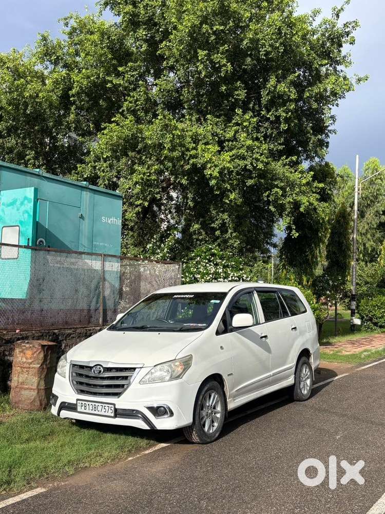 Toyota Innova 2014 Diesel Well Maintained