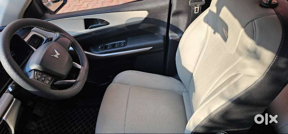 Mahindra Xuv 700 2.0 L Turbo Petrol Mx  5 Seater  Variant For Sale