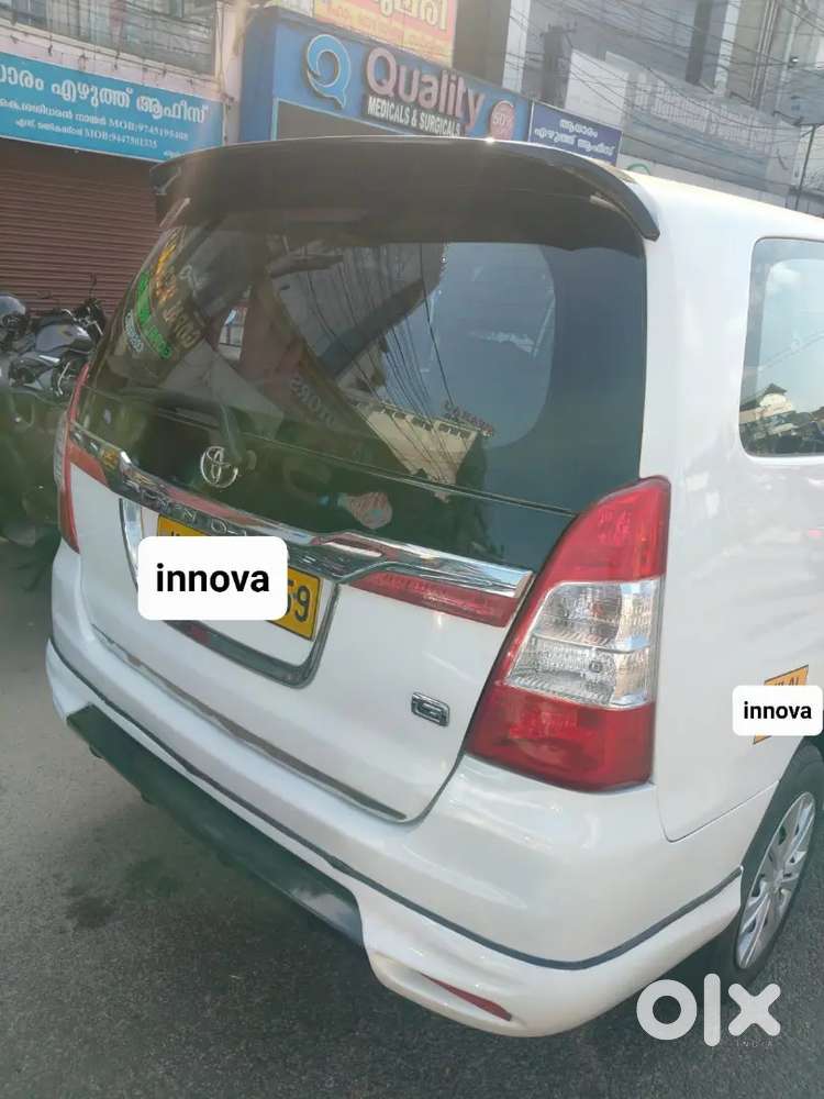 Toyota Innova 2015