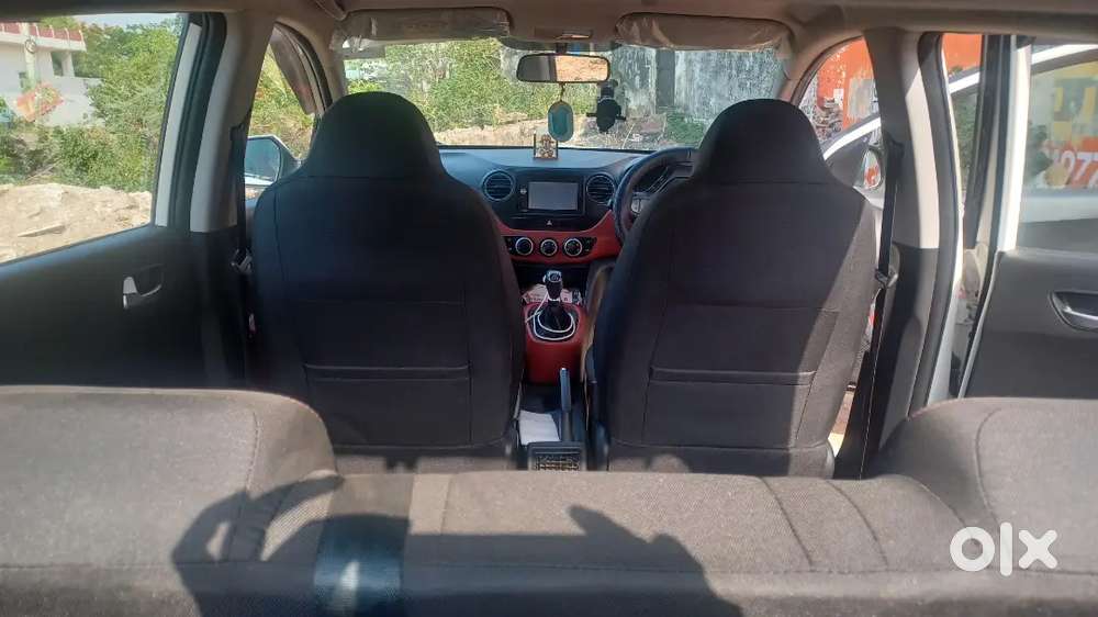 Hyundai Grand I10 2016 Petrol 27500 Km Driven