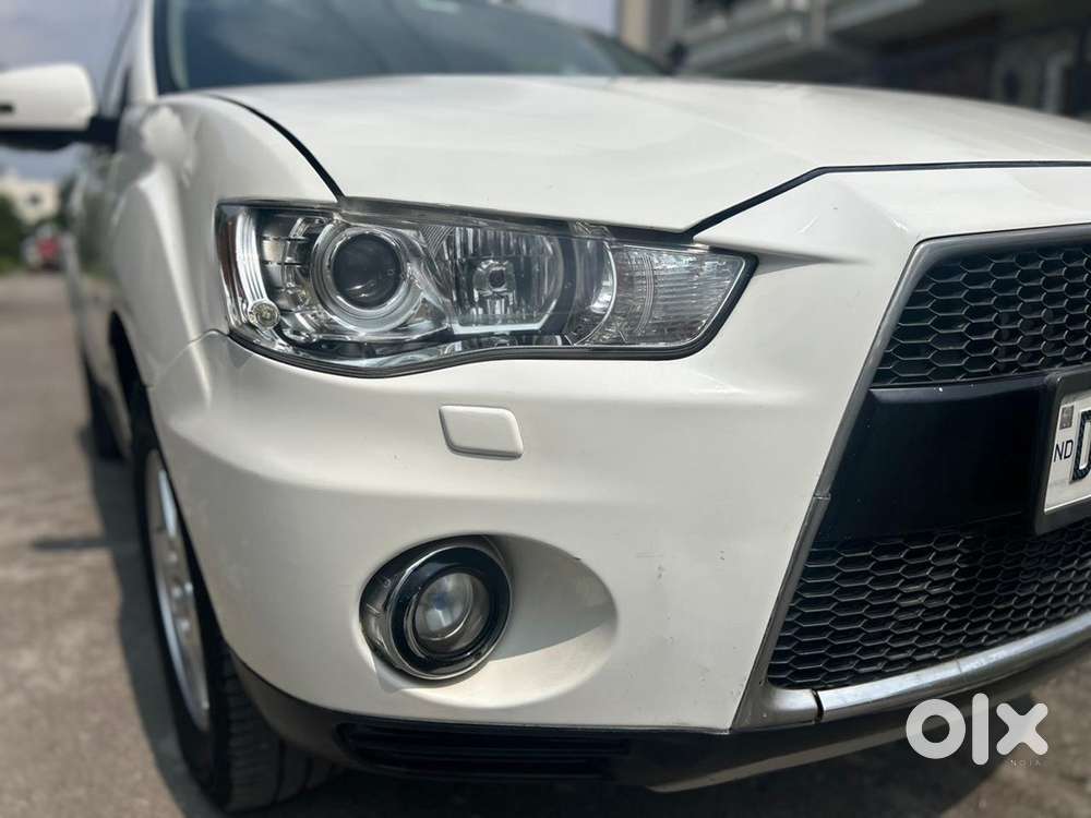Mitsubishi Outlander Petrol 2011