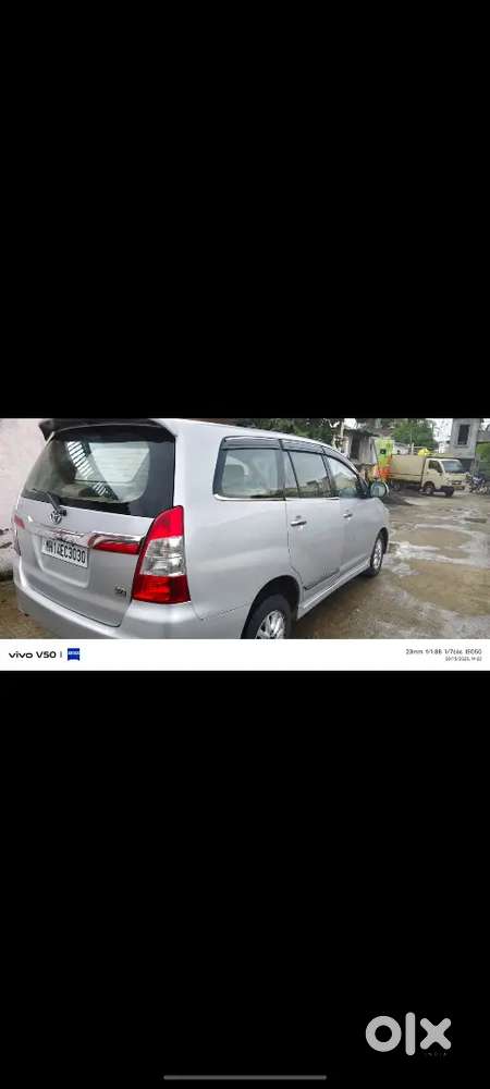 Toyota Innova 2013 Diesel 300000 Km Driven
