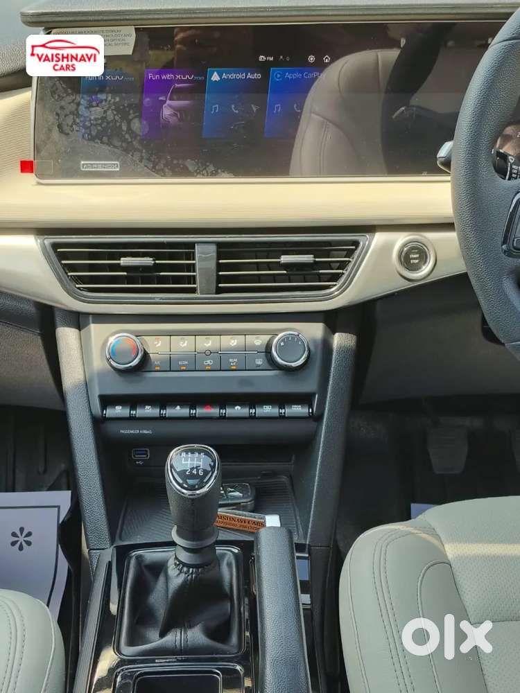 Mahindra Xuv700 2.2 Ax 5 Diesel Mt 7 Str, 2025, Diesel