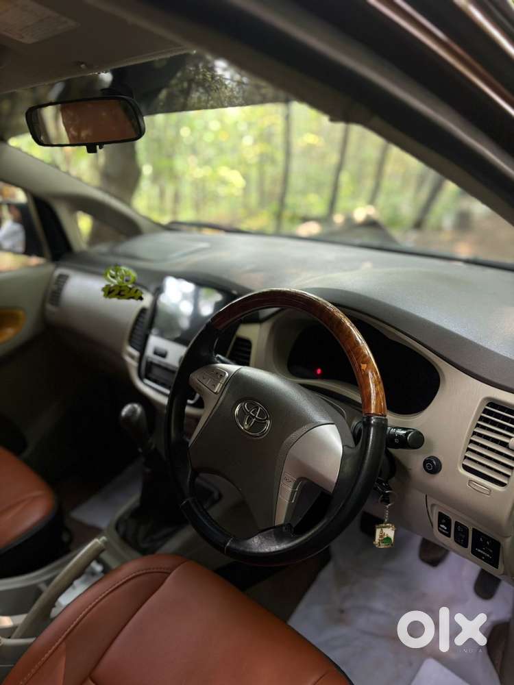 Innova 2010 Well Maintained No Scratches Or Dent