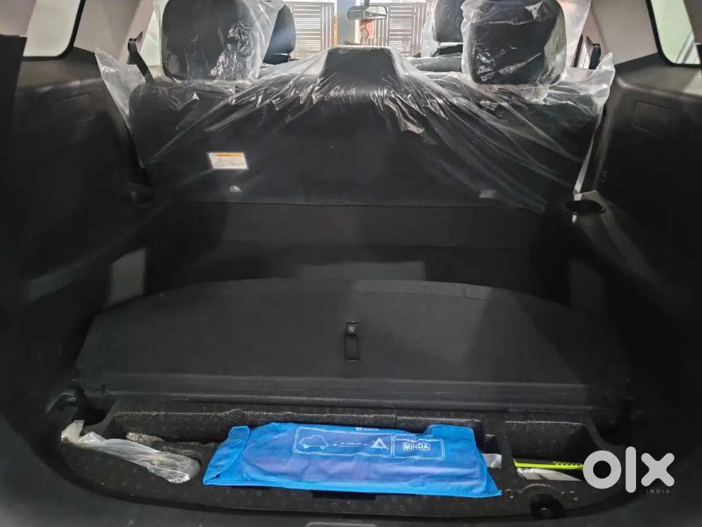 Brand New Mahindra Xuv700,petrol,2024 Model, 1st Owner,