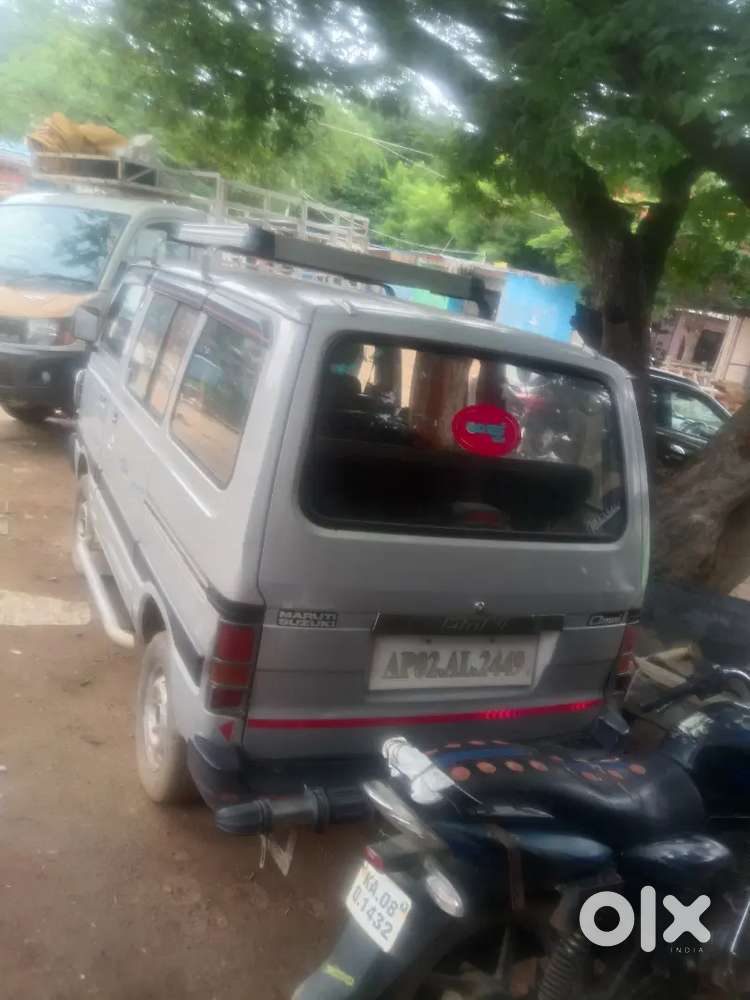 Maruti Suzuki Omni 5 STR 2011