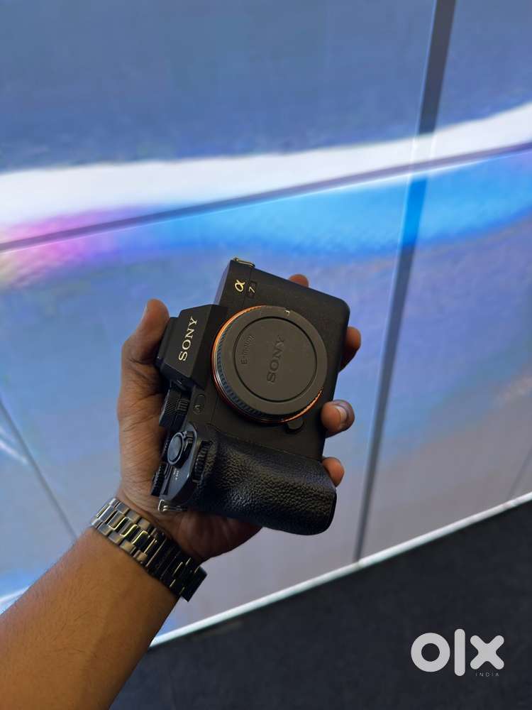 Sony A7 M4 | Mint Condition | 1 Year Warranty