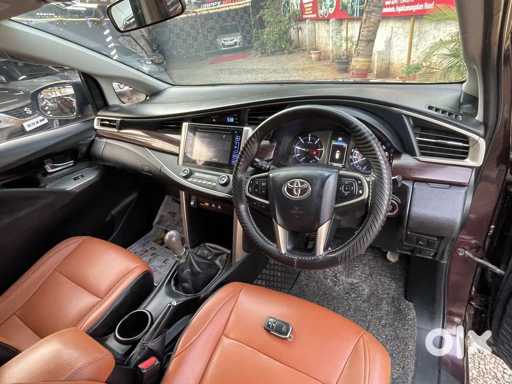 Toyota Innova Crysta 2.4 V 8 Str, 2016, Diesel