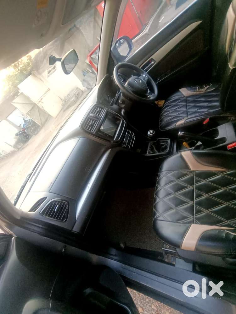 Toyota Urban Cruiser 1.5 High Grade Mt, 2020, Petrol