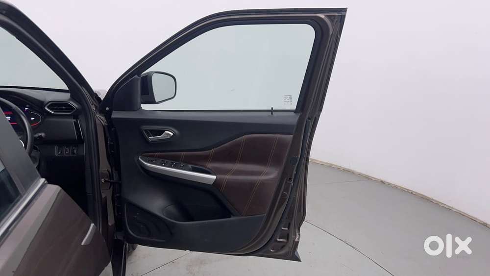 Nissan Magnite 1.0 Xv Premium Turbo Cvt, 2021, Petrol