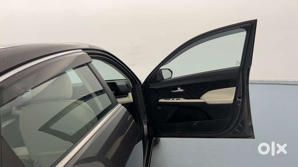 Hyundai Verna 1.5 Sx (o) Petrol Mt, 2023, Petrol