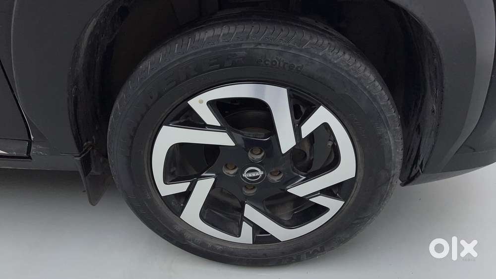 Nissan Magnite 1.0 Xv Premium, 2023, Petrol