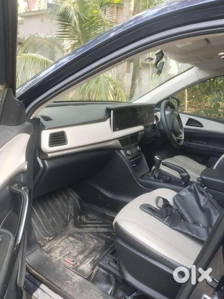 Mahindra Xuv700 Petrol 2022