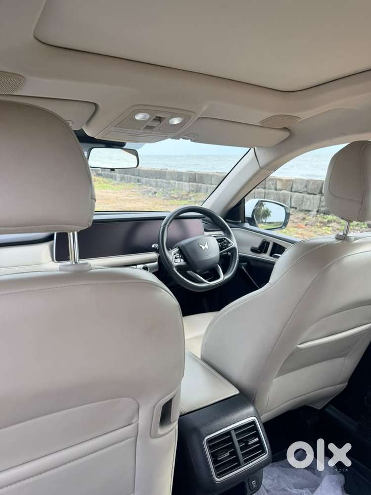 Mahindra Xuv700 2.2 Ax 7 Diesel At Luxury Pack Str, 2022, Diesel