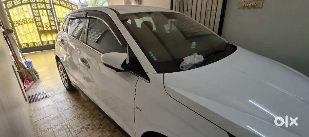 New Hyundai I20 (white - Automatic)