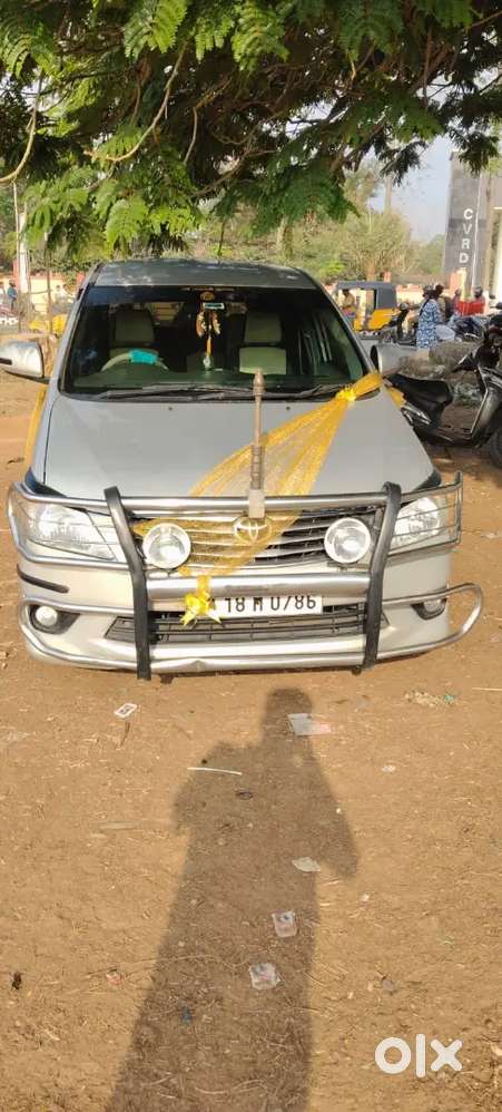 Toyota Innova 2012 Diesel 180000 Km Driven Variant 2.5 V 8 Str