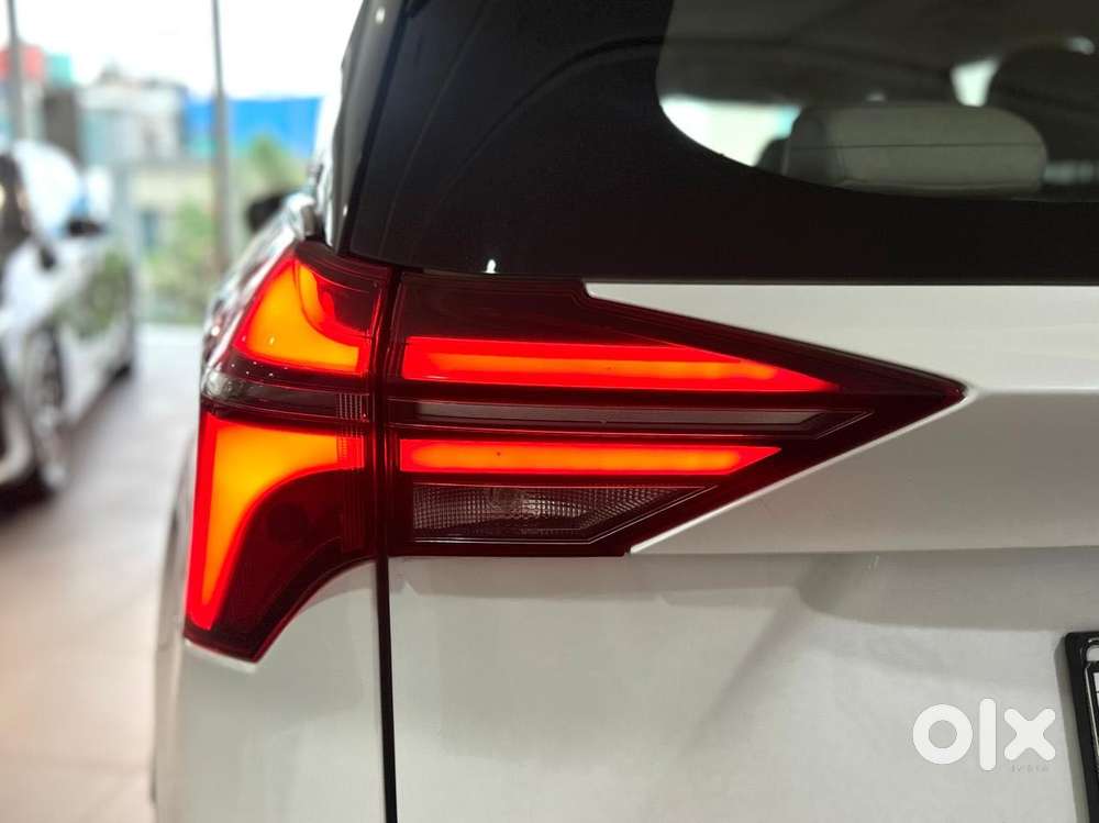 Mahindra Xuv700 2.2 Ax 7 Diesel At Str, 2023, Diesel