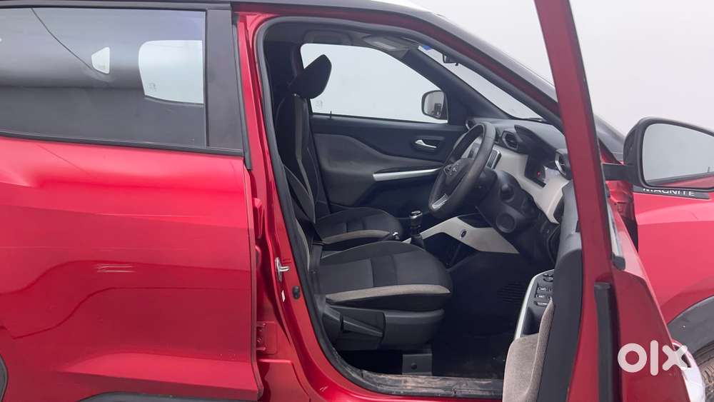 Nissan Magnite 1.0 Xv Dual Tone, 2023, Petrol