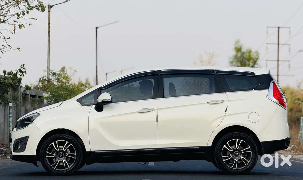 Mahindra Marazzo M8, 2018, Diesel