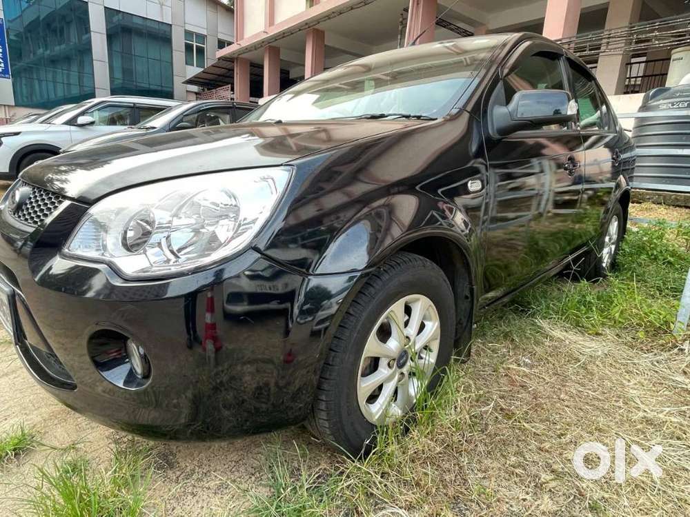 Well Maintained 2013 Model Fiesta Classic Full Option (titanium )