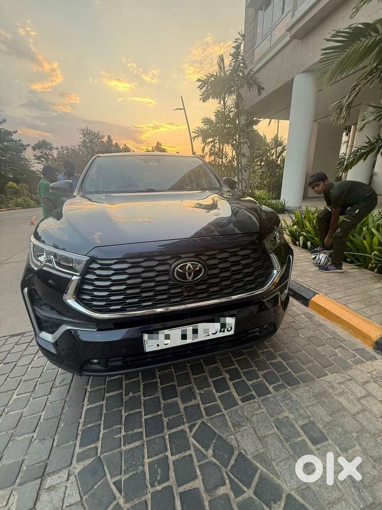 Toyota Innova Hycross 2.0 Zx (o) Hybrid 7 Str, 2024, Petrol