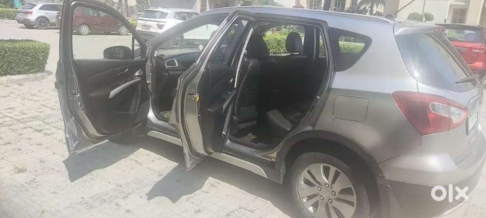 Maruti Suzuki S-cross 2016 Diesel, Top Model Cruise Control New Tyres