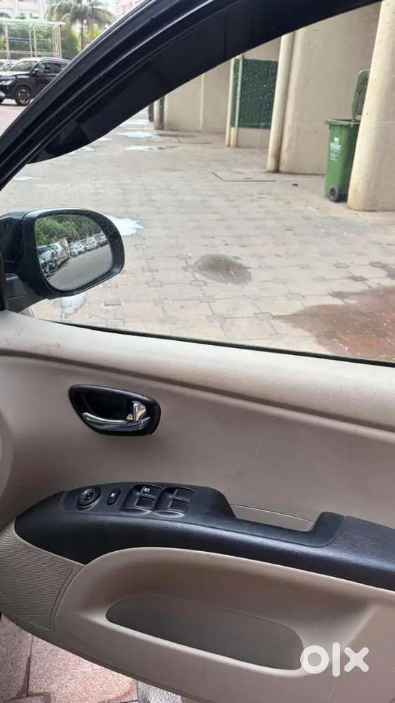 Hyundai I10 Black Colour 2011 For Sell