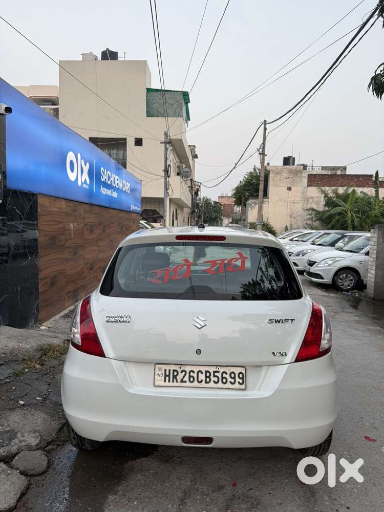 Maruti Suzuki Swift Vxi Abs Bsiv, 2013, Petrol