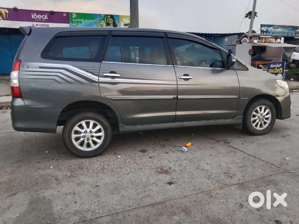 Toyota Innova 2012