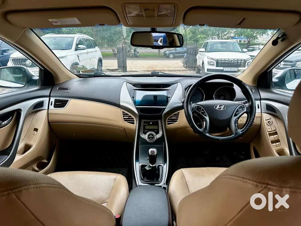 Hyundai Elantra 1.8 Sx Mt, 2015, Petrol