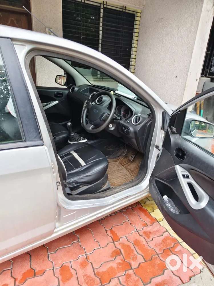 Ford Figo 1.2 Titanium 2012
