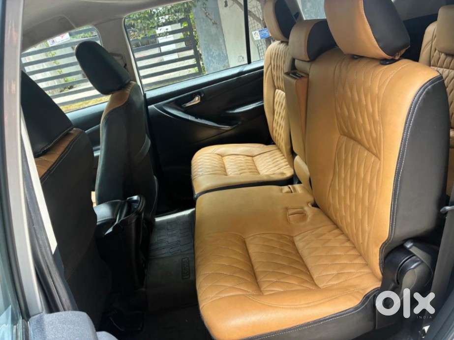 Toyota Innova Crysta 2.4 G Plus Mt 8 Str, 2024, Diesel