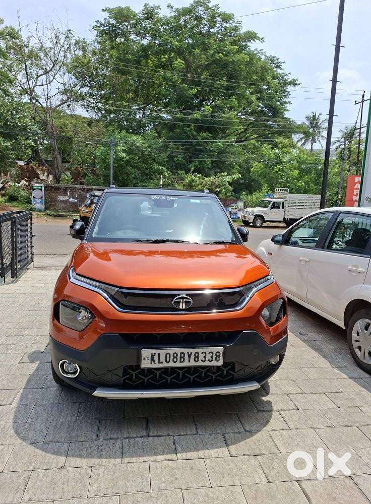 Tata Punch 1.2 Revotron Creative Amt Dual Tone, 2022, Petrol