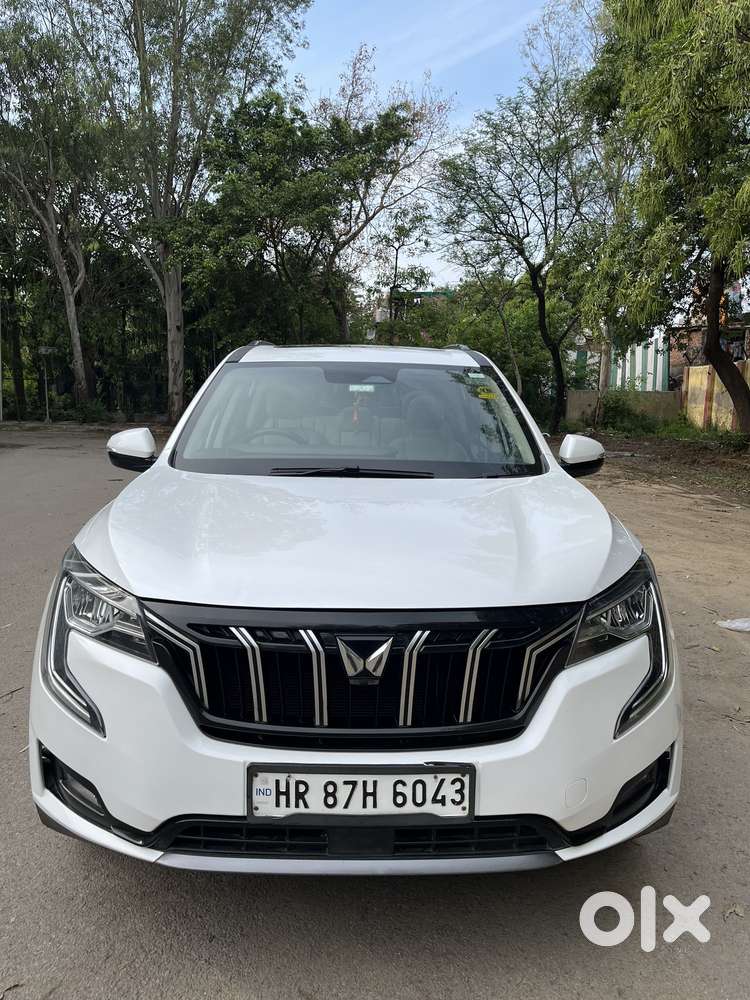 Mahindra Xuv700 2.0 Ax 7 Petrol Mt Str, 2022, Petrol