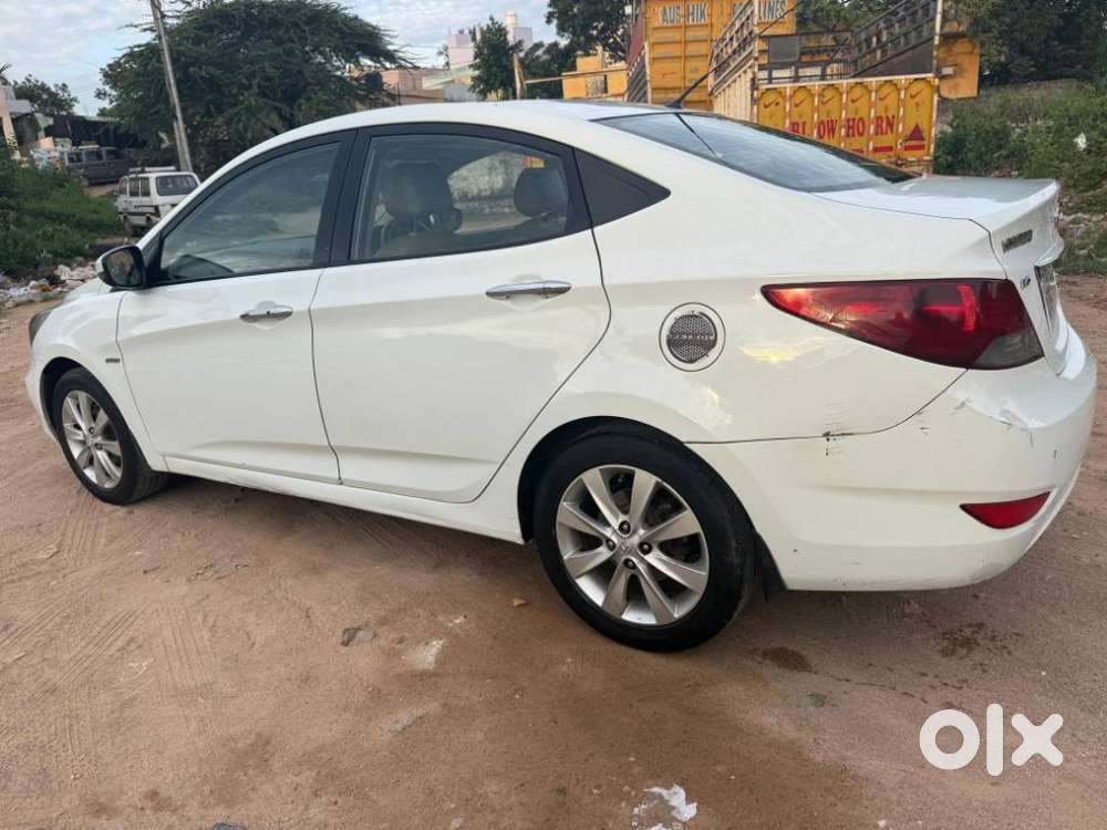 Hyundai Verna Fluidic 1.6 Crdi Sx, 2011, Petrol