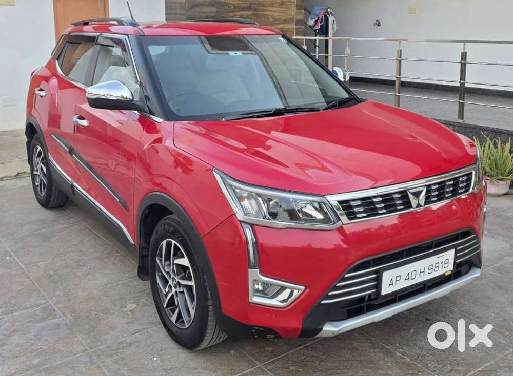Mahindra Xuv300 W8 (o) 1.5 Diesel Amt, 2023, Diesel