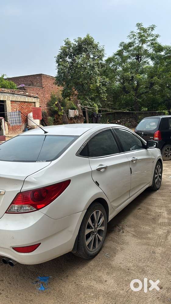 Hyundai Fluidic Verna 2014 Diesel Manual