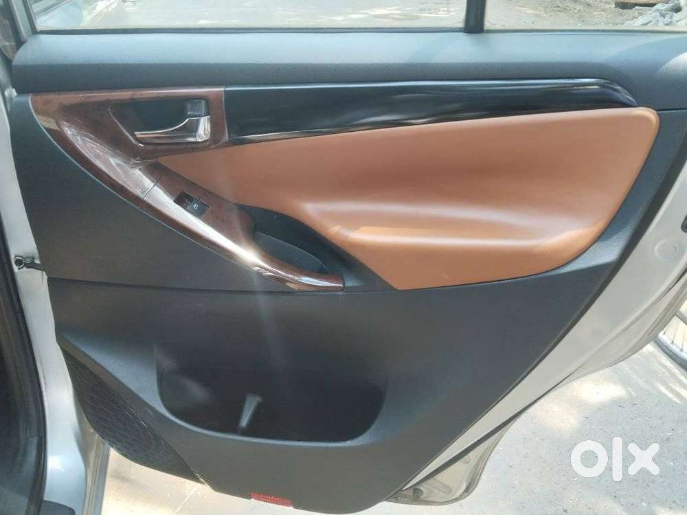 Toyota Innova Crysta 2.8 Gx At 7 Str, 2016, Diesel